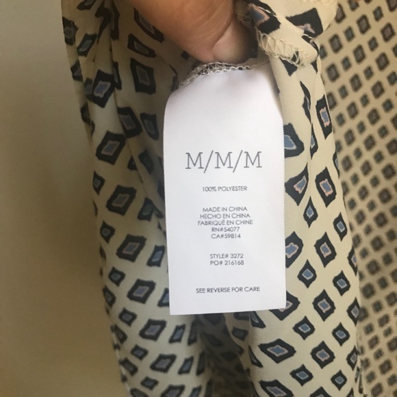 SOLD** CAbi cleo tank top size ivory diamond print - Picture 5 of 6